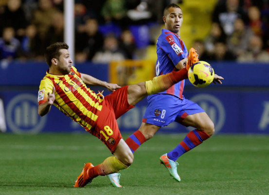 Keylor Navas y el Levante frenan al Barça