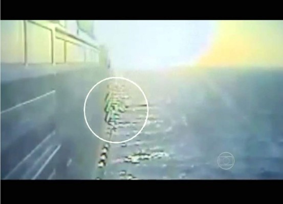 Cámara registra la caída de mexicano en crucero en Brasil