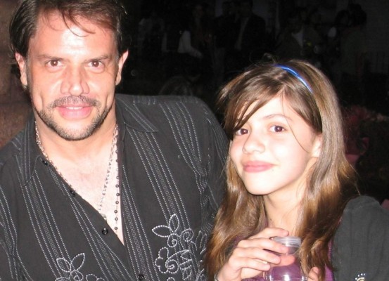 Héctor Parra, acusado de abuso sexual, ruega a su hija acabar con 'la farsa'