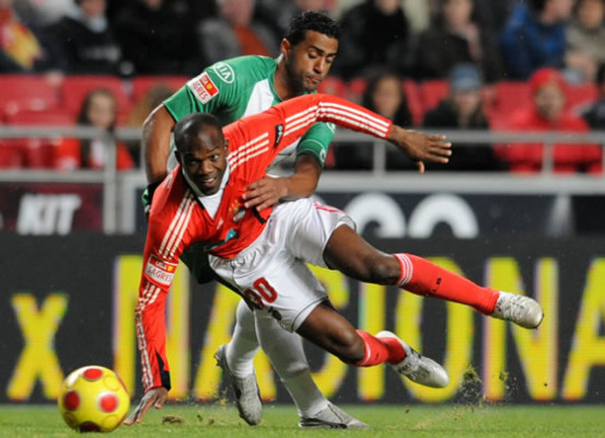David Suazo se reencuentra con el gol