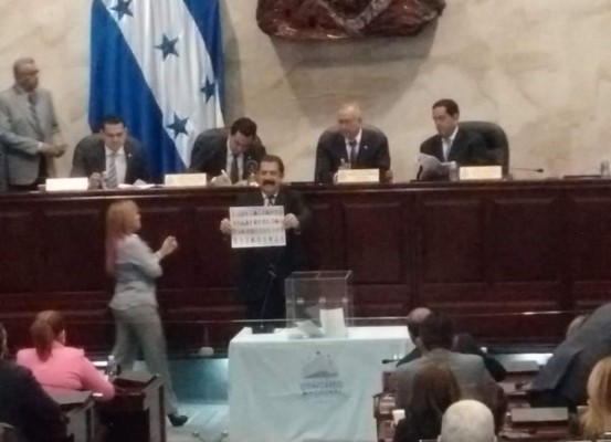 Diputados de Libre y Pac hacen público sus votos