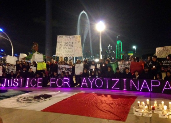 Mexicanos en EUA piden justicia para Ayotzinapa