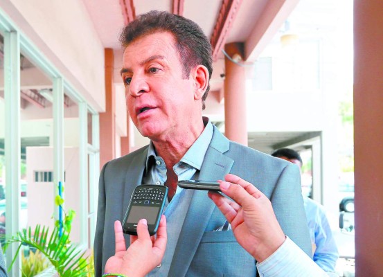 Nasralla critica asamblea del Colegio de Abogados