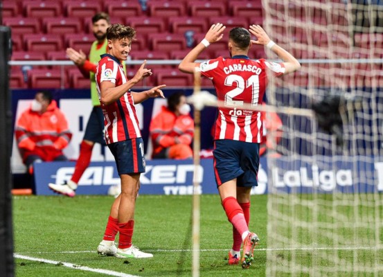 Atlético responde a la presión ganando al Huesca y recupera el liderato de la Liga Española