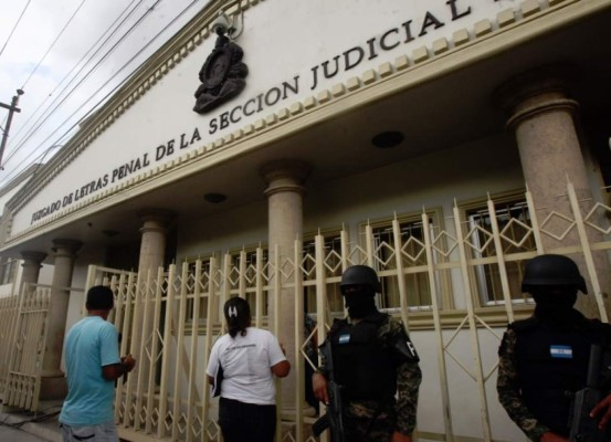 Fotogalería: Así fue el paso de Mario Zelaya por los juzgados de Honduras