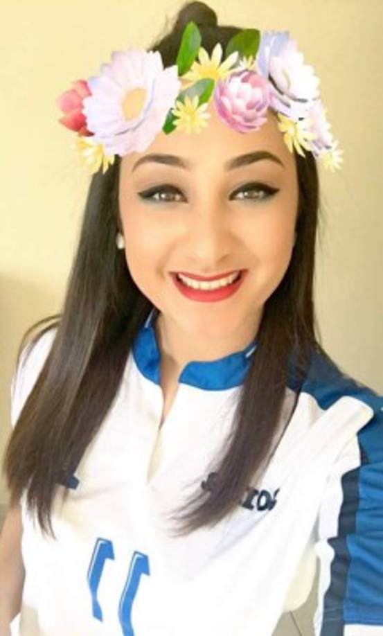 Pamela Hernández con la camiseta de la Selección de Honduras, en ocasiones Diego Reyes ha formado parte de convocatorias.