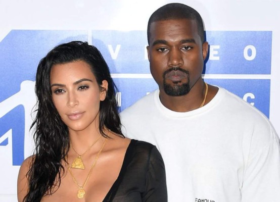 Kanye West dona $2 millones a las familias de víctimas de violencia racista