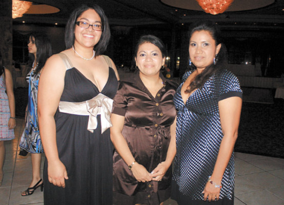 Juventud celebra éxitos