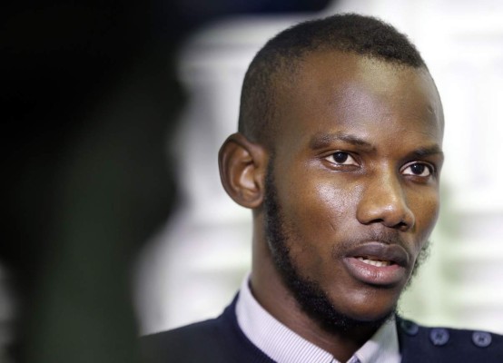 Francia otorga nacionalidad a empleado musulmán que salvó rehenes en ataque