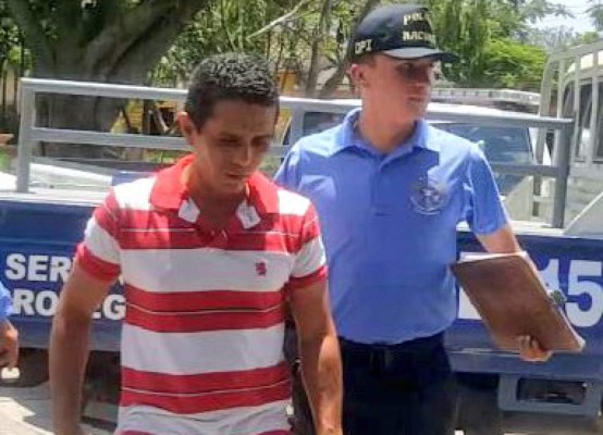 Cae un hombre que supuestamente incendió casa con una familia adentro