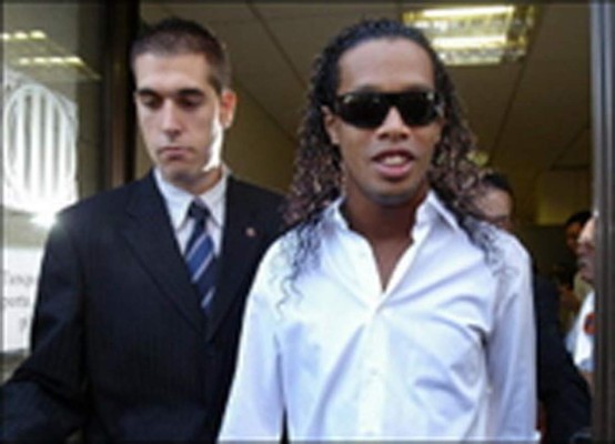 Johan Cruyff : el equipo es 'más importante' que Ronaldinho