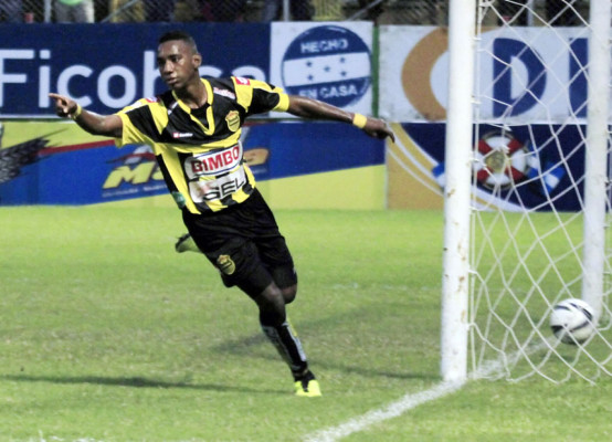 Real España doblega al Deportes Savio en el debut de Costly