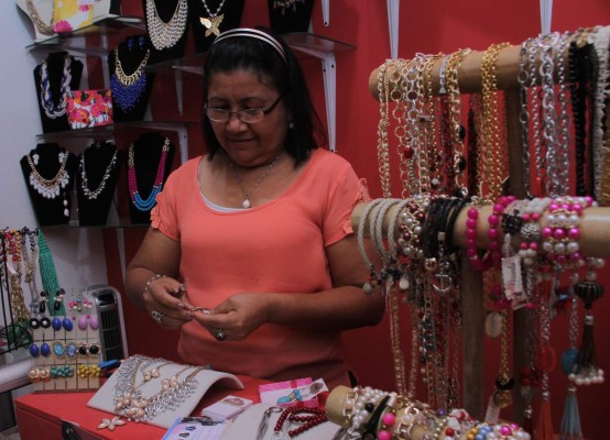 Firman compromiso tripartito para la generación de empleos