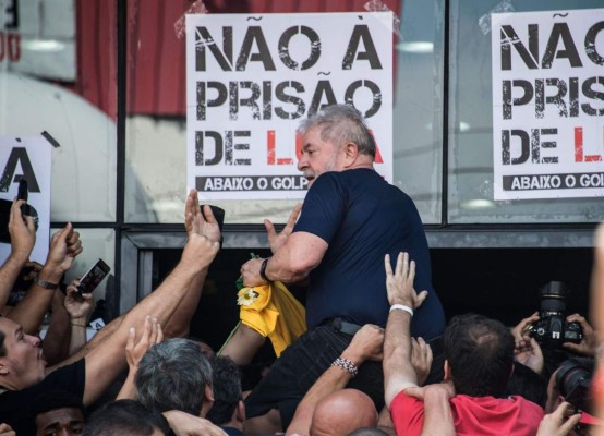 Lula confirma que se entregará a la Justicia