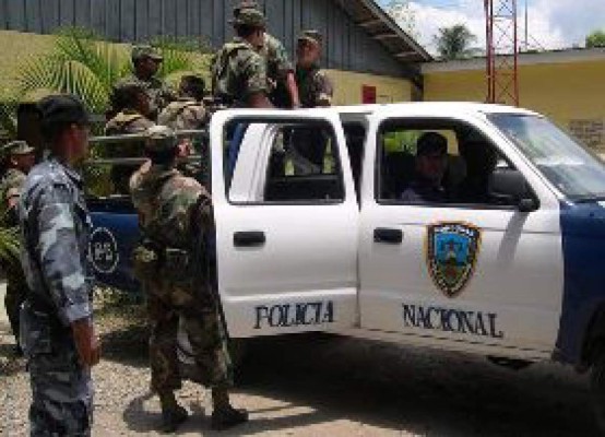 Asesinan a balazos a cuatro hombres en una carretera del norte del país