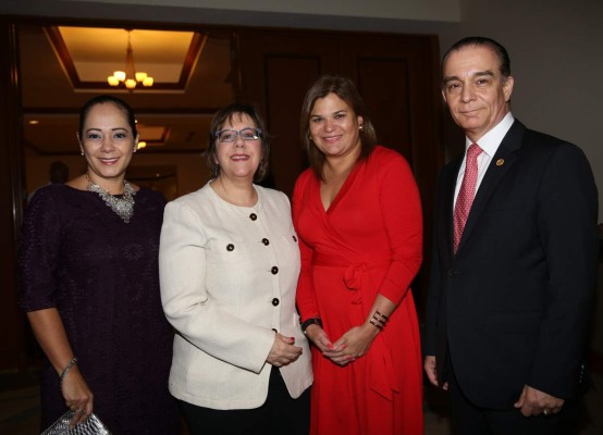 Noche de reconocimiento a Lisa Kubiske