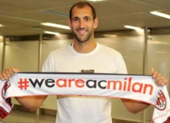 El Milan confirma el fichaje del portero español Diego López