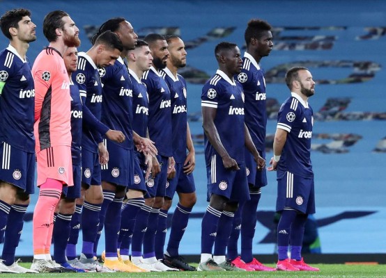 ¡Escándalo! Tres jugadores del Olympiakos son descubiertos en una fiesta ilegal