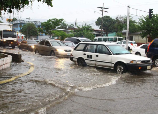 Pronostican más lluvias con actividad eléctrica en Honduras