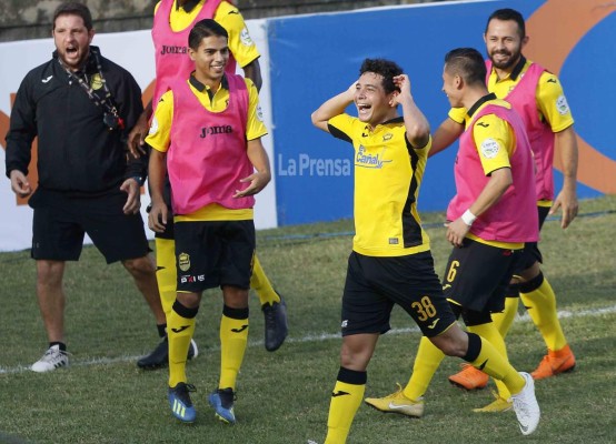 Marathón rescata el invicto de local en el último segundo ante Real España