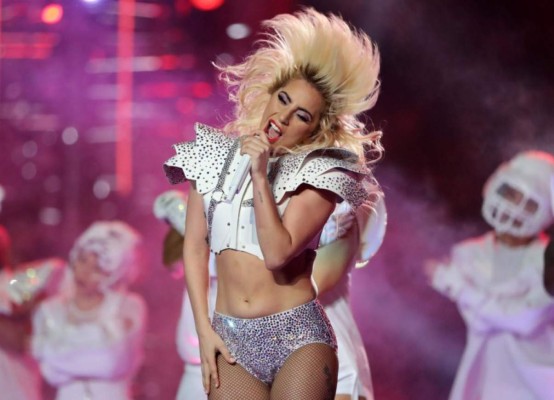 Lady Gaga responde a las críticas por su atuendo en el Super Bowl