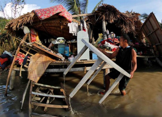 Tifón Melor deja más de 730,000 evacuados en Filipinas