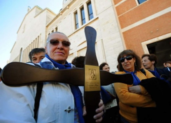 Cientos de miles de fieles visitarán los restos del santo italiano Padre Pío