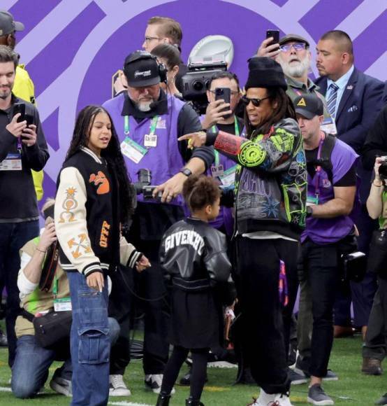 Blue Ivy Carter y Rumi Carter fueron vistas junto a su padre Jay Z.