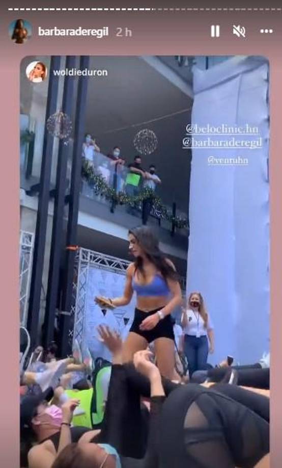 La actriz mexicana contagió a las hondureñas con su buena vibra y gran energía. 