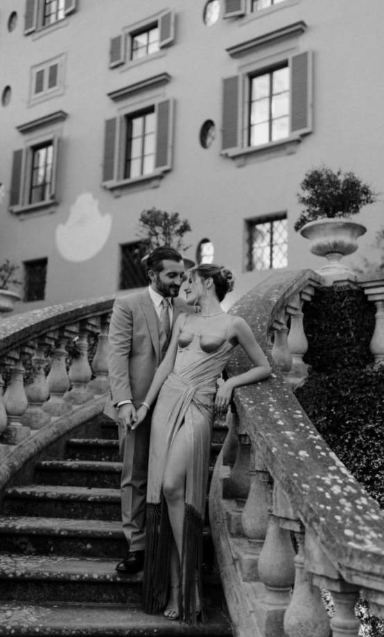 Recientemente, la modelo publicó en sus redes sociales, revelando donde se encuentra en su luna de miel en Italia, acompañada de algunos familiares. 