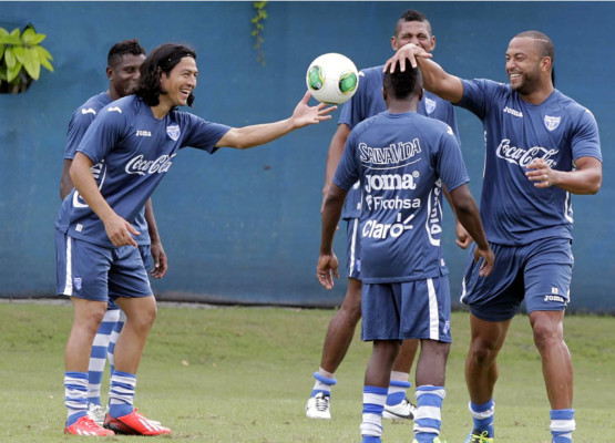 Selección de Honduras saldrá con un equipo ofensivo contra México