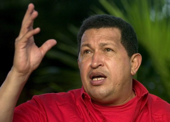 Parten un pastel y le cantan el cumpleaños a Chávez, muerto hace más de cuatro años