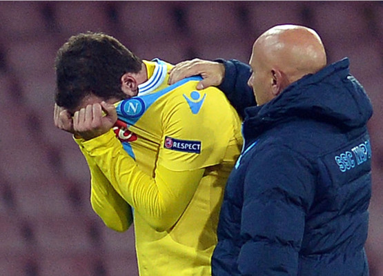 Napoli se queda a un gol del milagro y Arsenal pasa como segundo