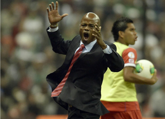 Dely Valdés: 'El árbitro no pito un penal claro a favor nuestro'