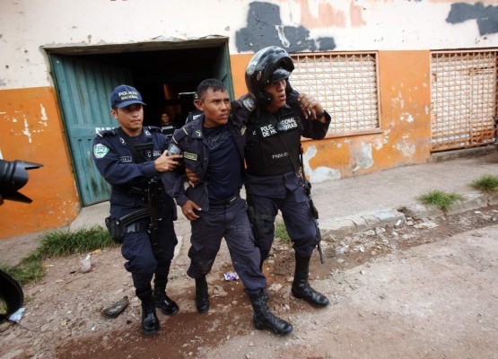 Policía acusa a miembros de Los Chirizos por balacera en mercado capitalino