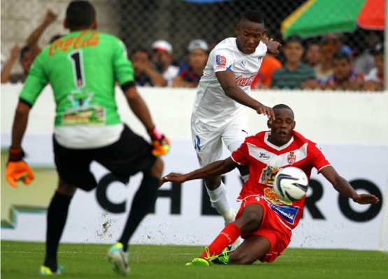 Vargas se quedó con las ganas de triunfo en su estreno con Olimpia