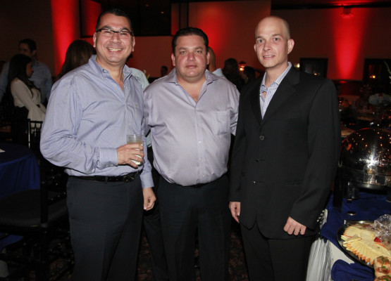 Alcalde Armando Calidonio y su familia son agasajados