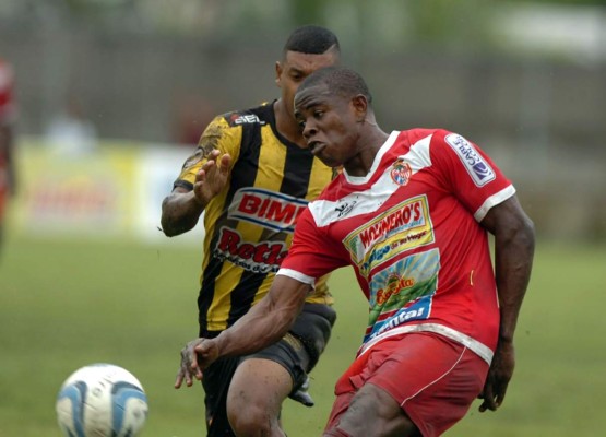 Real Sociedad pone un pie en la final