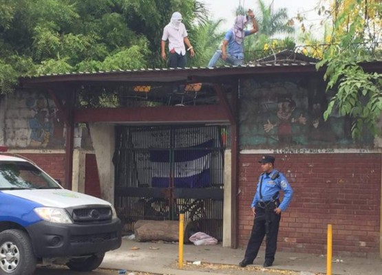 Estudiantes vuelven a tomarse varios colegios en San Pedro Sula