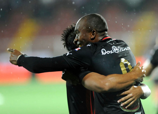 Video: Jerry Palacios se destapa con un triplete en Costa Rica