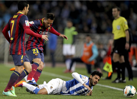 Real Sociedad se venga del Barça y lo baja del liderato