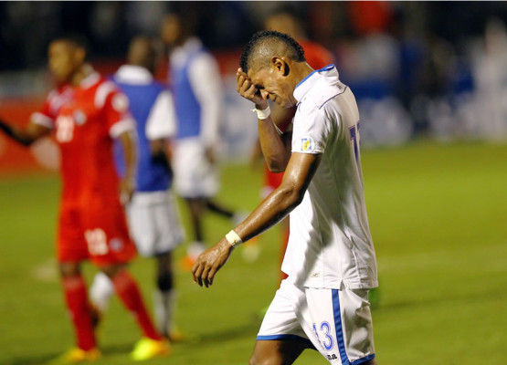 Honduras cede un empate, pero queda a un paso del Mundial