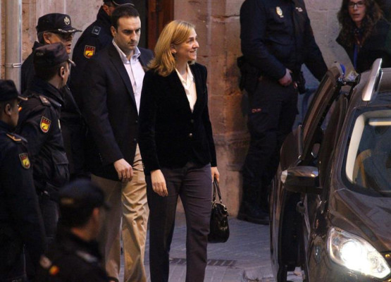 Filtran foto de la infanta Cristina declarando ante el juez