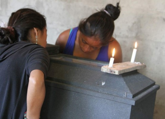 La Policía ofrece recompensa por guardia que mató a niña