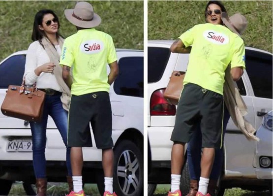 Neymar, bien acompañado por su novia en entrenamiento de Brasil