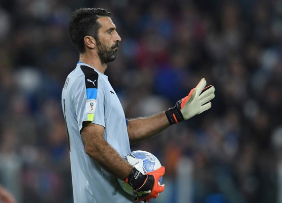 Video: El increíble error de Buffon frente a España