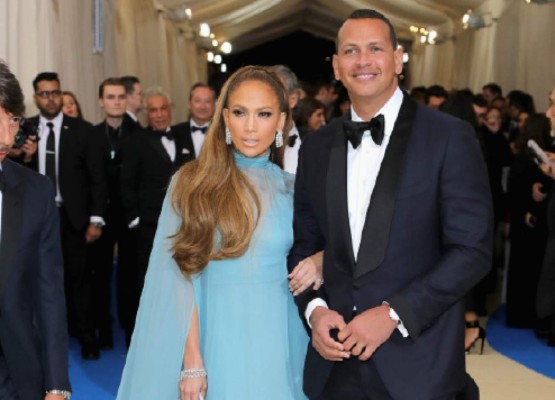 Revista asegura que JLo está embarazada de Alex Rodríguez