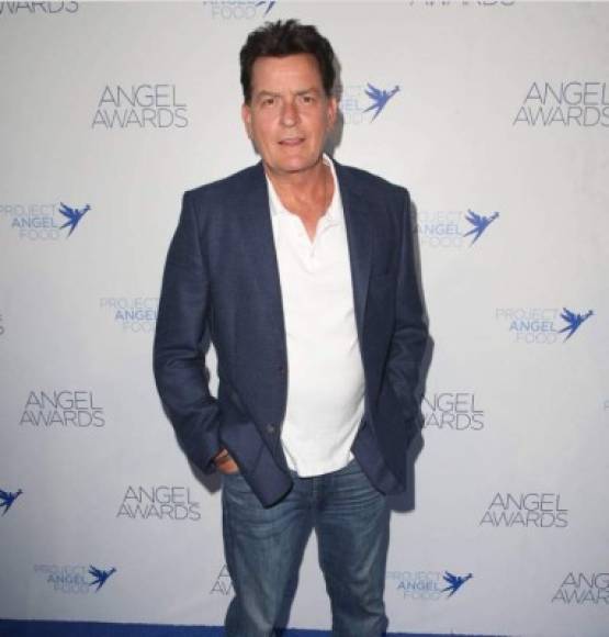 Charlie Sheen <br/>Llegó a ganar 40 millones de dólares al año gracias a la serie Two and Half Men, así que el dinero no era una preocupación para el actor.<br/>