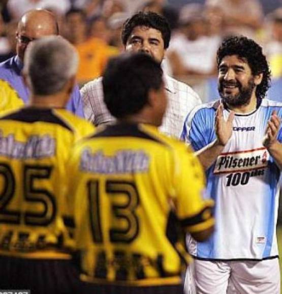 Maradona sudó, marcó y jugó contra Ramón 'Primitivo' Maradiaga, Milton 'Tyson' Núñez, Jaime Villegas, Carlos Pavón y Mauricio 'Güicho' Fúnez etc.