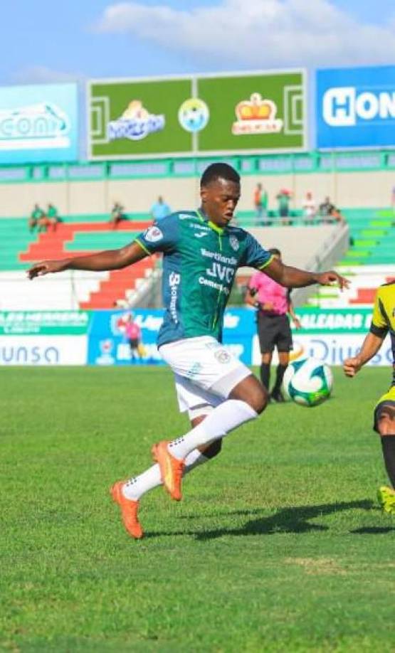 Defensa: Félix Crisanto por la banda derecha, sería otro de los titulares de Marathón ante Motagua.
